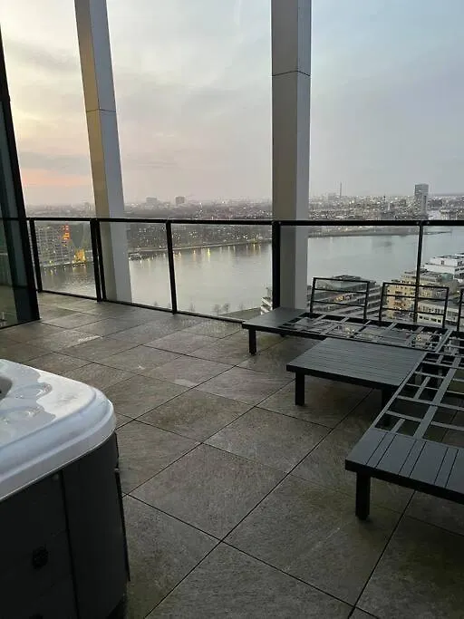 Mooi penthouse met jacuzzi Amsterdam Appartement